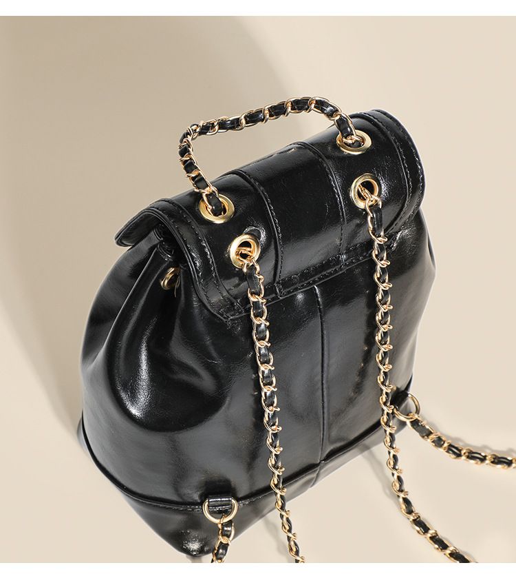 Korean niche spring autumn mini fragrance chain for female Instagram blogger and student oil wax leather shoulder bag_voghion.com
