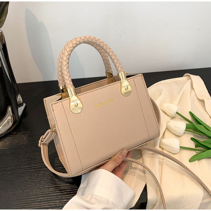2024 Sommer Neue Mode Weben Handtasche Einzelne Schulter Crossbody Kleine Quadratische Damentasche Mischreihe_voghion.com