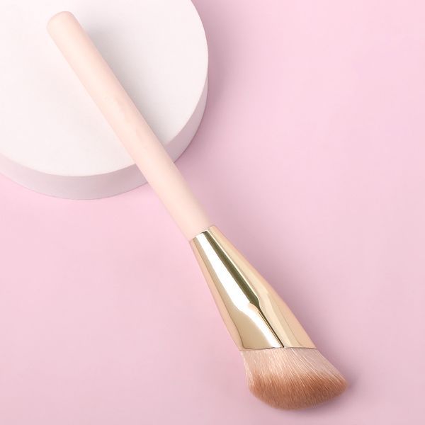 1pc Angled Concealer Brush For Under Eye, Nose Contour, Bronzer, Liquid Foundation, Cream, And Powder - Perfect For Blending, Buffing, And Stippling_voghion.com