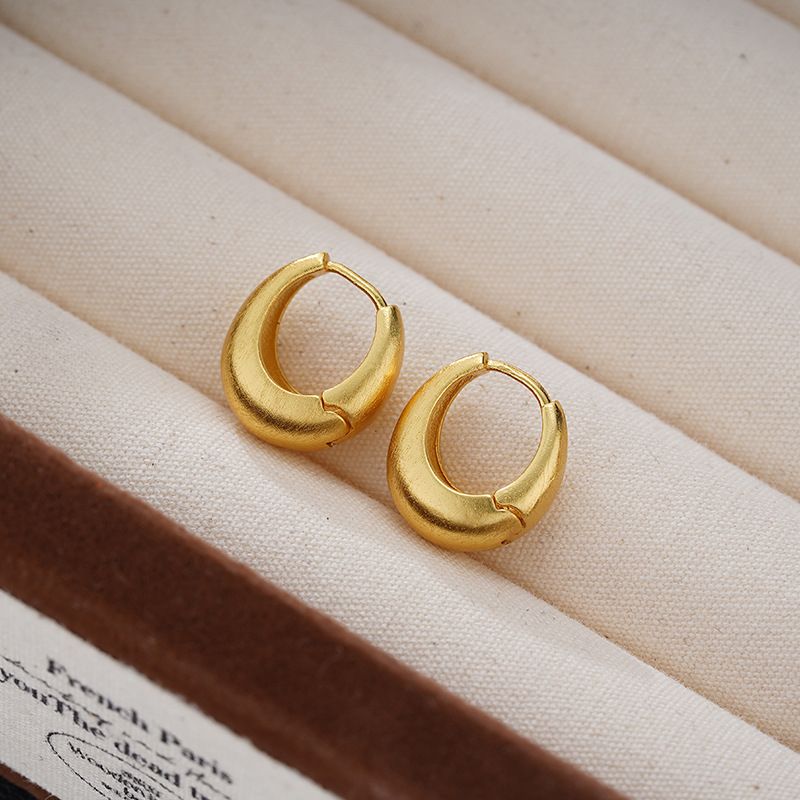 Exquisite Simple Brushed Water Drop Plain Hoop Earrings French Niche High-end C-shaped Ear Clips_voghion.com