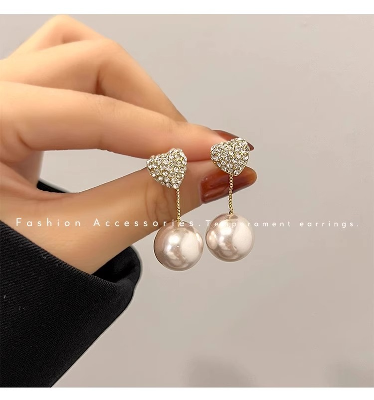 Orecchini da donna Amore Orecchini di perle squisiti Orecchini di lusso leggeri da donna Design di nicchia Orecchini di temperamento di fascia alta Commercio all'ingrosso_voghion.com