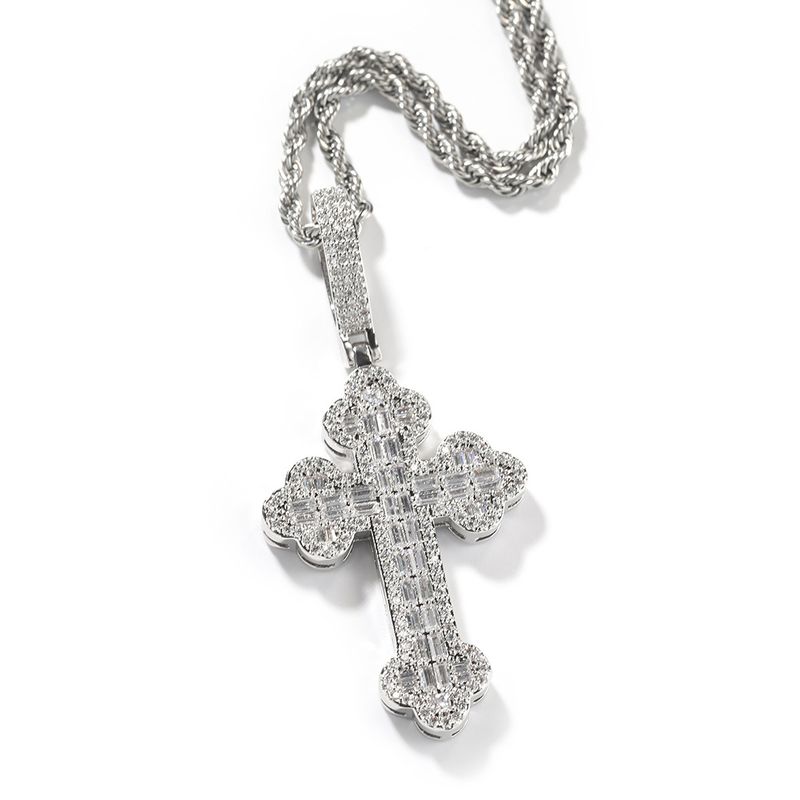 Collana con ciondolo a forma di croce hip hop da uomo e da donna, con dettagli in diamanti e catena intrecciata per uno stile streetwear alla moda._voghion.com