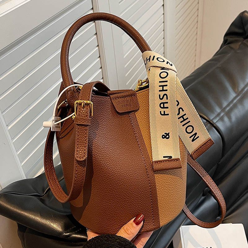 Borsa a tracolla da ascella di alta qualità, con design a blocchi di colore, da donna, con secchiello portatile, 2025_voghion.com
