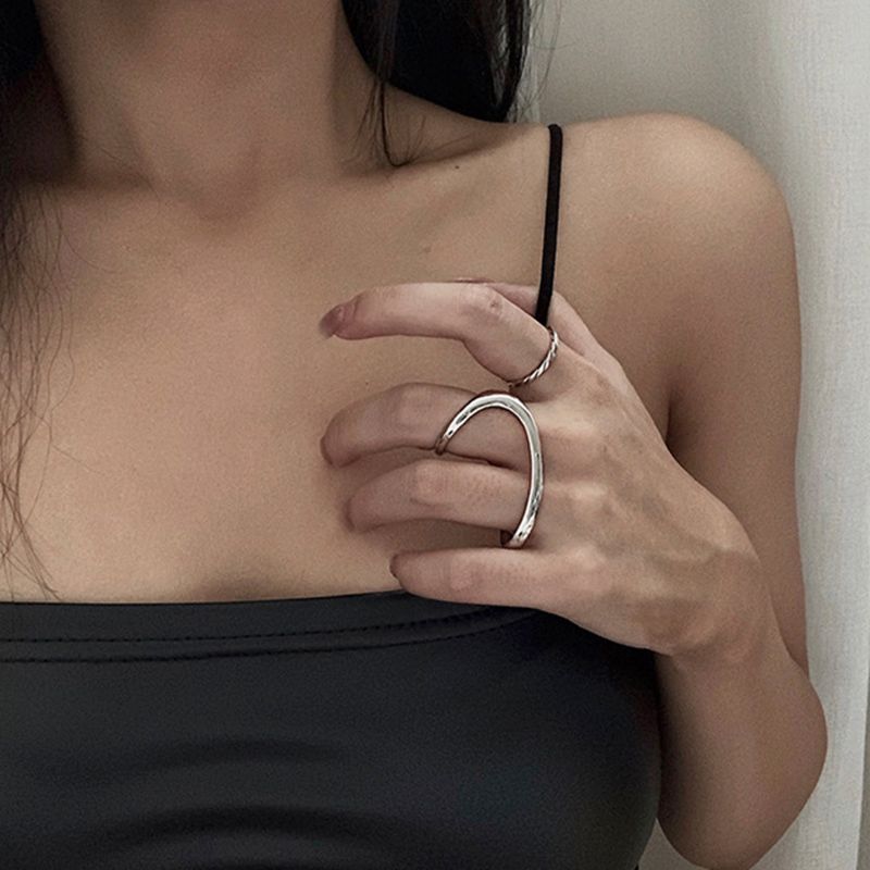 Pronto Stock Punk Due Dita Irregolare Nuovo Design Geometrico Liscio Anelli Argento Colore Hip Hop Anello Aperto Donna Gioielli Regalo_voghion.com
