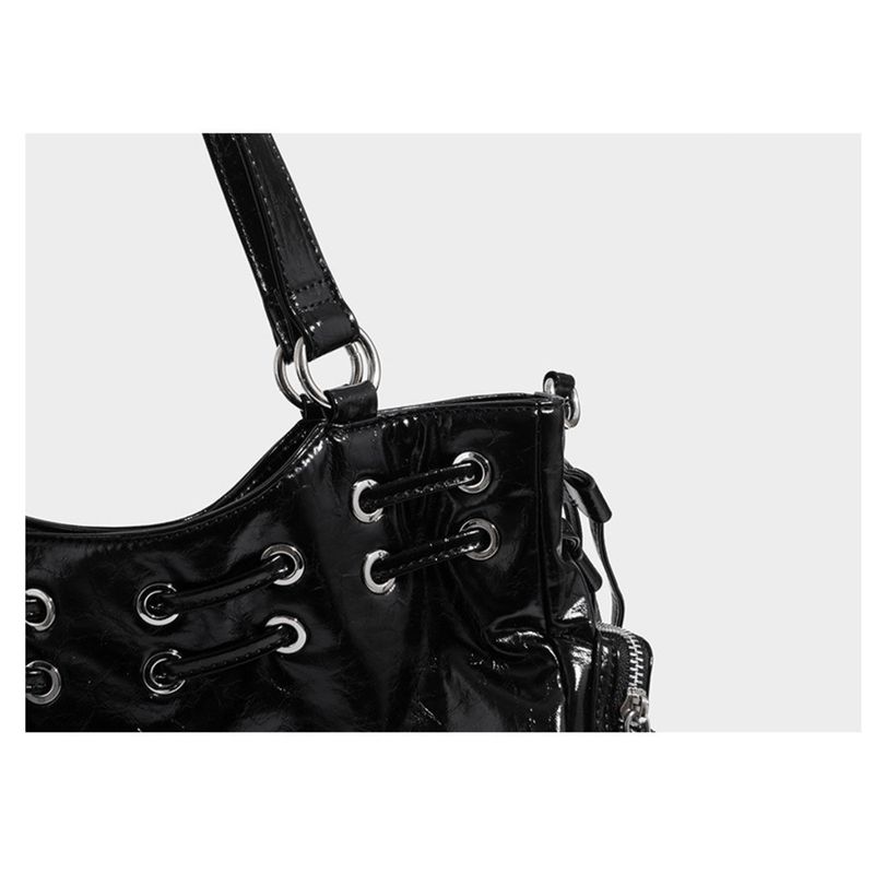 Korea Handtasche Lokomotive Öl gewachstes Leder große Kapazität Nieten Umhängetasche_voghion.com