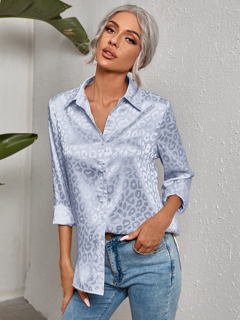 Camicia da donna a maniche lunghe con colletto aperto e bottoni, modello leopardato, modello 2025, in jacquard_voghion.com