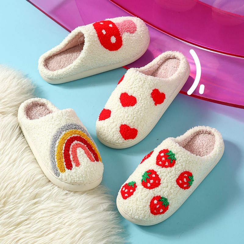 Pantofole in cotone ricamate con asciugamano a forma di cuore, arcobaleno, fragola e peluche invernale a forma di fungo sorridente_voghion.com