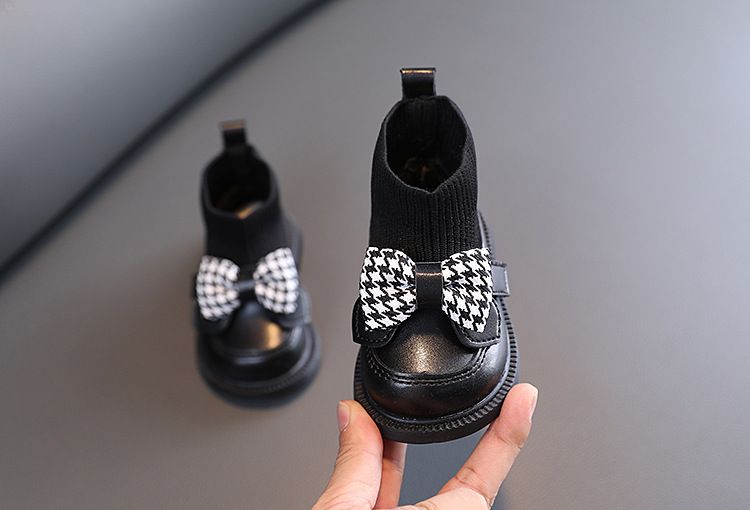 Chaussures d'hiver en coton pour filles, nouvelle collection 2025, chaussures de princesse pour bébés, nœud papillon, mignonnes, petites chaussures en cuir, bottes courtes, chaudes, pour enfants de 0 à 3 ans_voghion.com