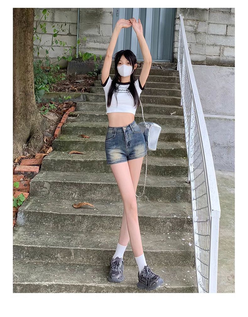 Elastic slim fit, high waisted, versatile denim shorts, women's American distressed base, buttocks wrapped, straight_voghion.com