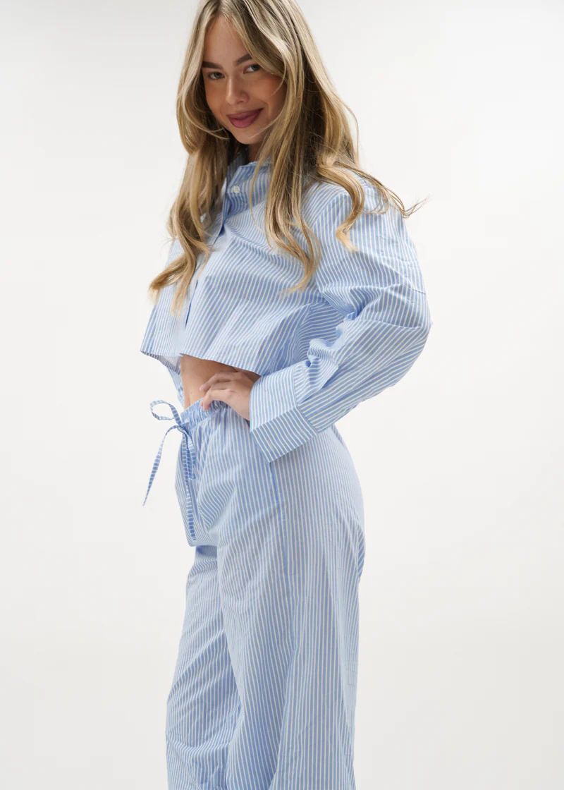 Ensemble 2 pièces pour femme, chemise décontractée à col rayé, bretelles simples et pantalon large, nouvelle collection 2025_voghion.com