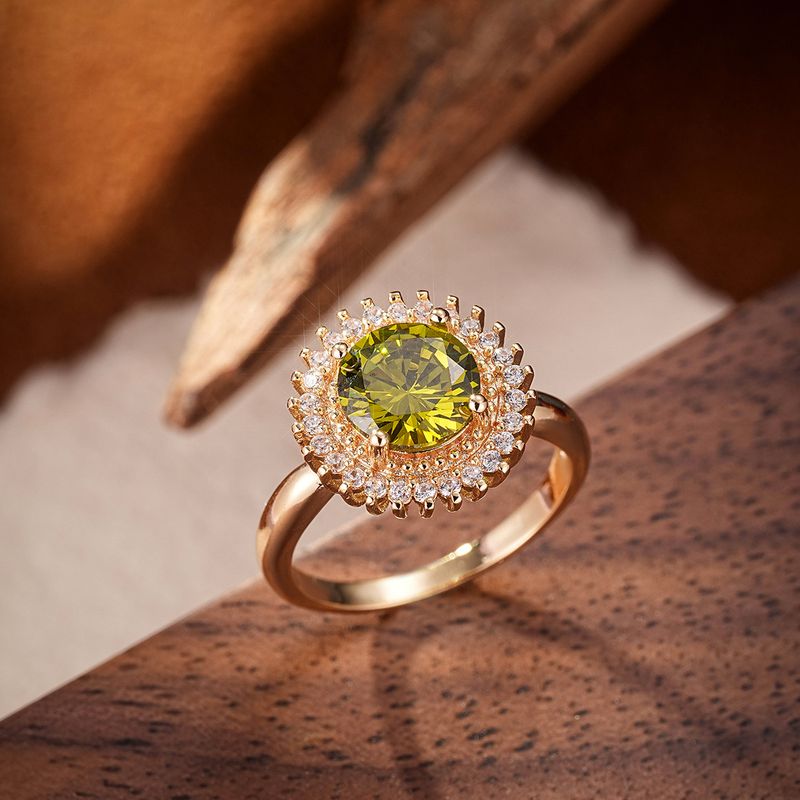 Bague tendance en zircon plaqué or pour femme, bijou créatif et polyvalent, pierre vert olive, décoration à la main_voghion.com