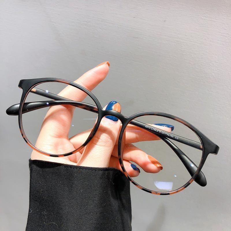 Round Fashionable Women's Eyeglass Frames With Blue Light Protection_voghion.com