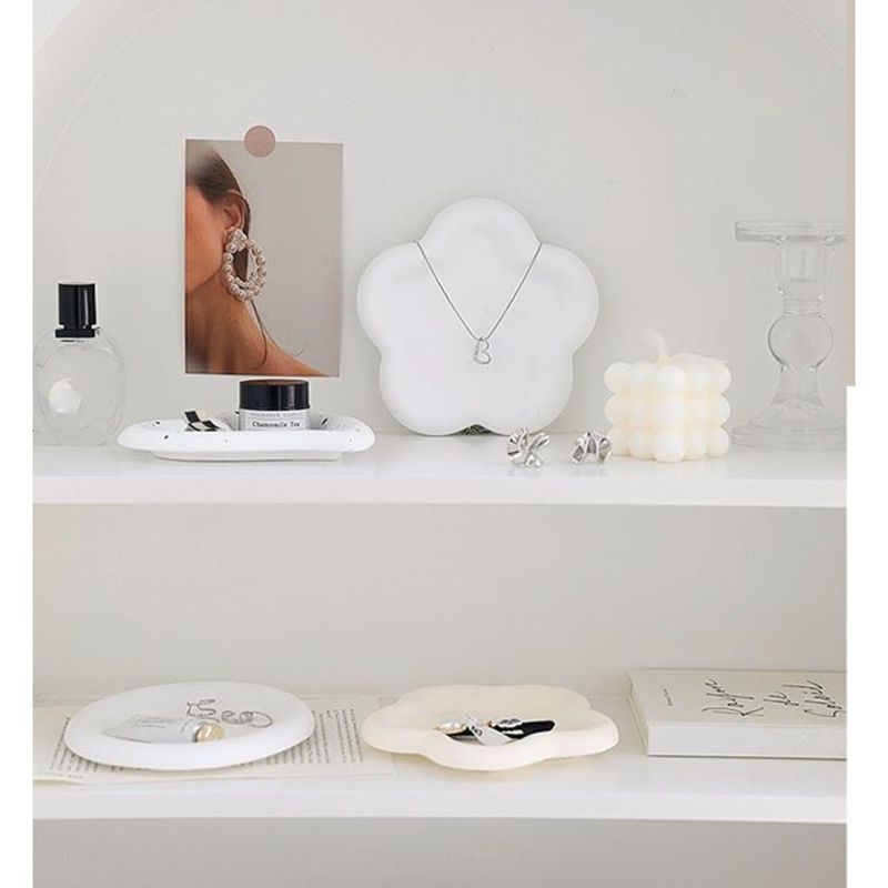 Ins Style Three-Color Plaster Tray Home Photography Prop Polished Heart Round Base Photo Decoration_voghion.com