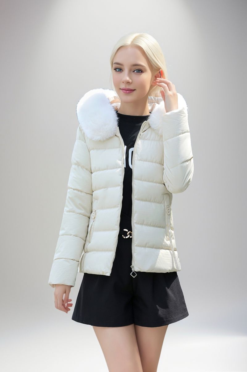 Giacca invernale da donna con grande collo in pelliccia, nuovo stile corto 2024, vestibilità slim fit, in cotone spesso_voghion.com