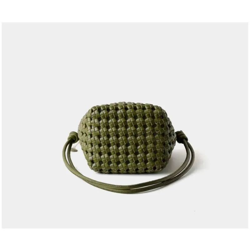2025 neue Nische Vintage Französisch Echtes Leder Woven Rindsleder Hohl Mini Frauen Handtasche Schulter Crossbody Eimer Tasche_voghion.com