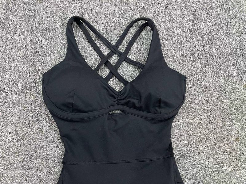 Combinaison de yoga et fitness pour femmes, avec un beau dos et un beau ventre_voghion.com