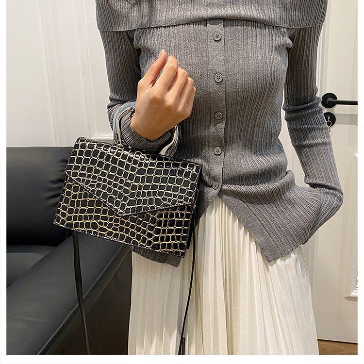 Advanced Crocodile Pattern for Women 2024 New Fashionable and Versatile Crossbody Bag, Stylish Handheld Small Square Bag_voghion.com