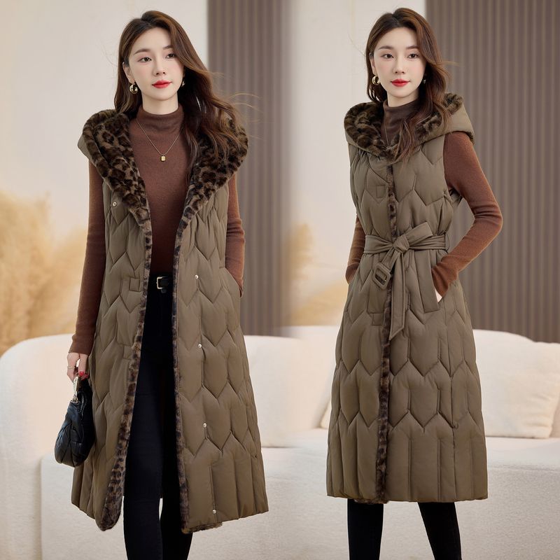 Langer Puffermantel mit Kunstfellkapuze – Damen Winterjacke (Winddicht, Slim Fit, Steppfutter, S-XXL)_voghion.com