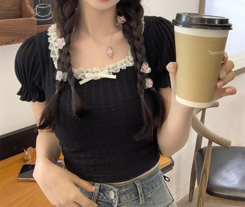 Camiseta de mujer con cuello cuadrado y mangas con borde de encaje para verano de 2024, top corto de manga abullonada elegante, suave y dulce_voghion.com