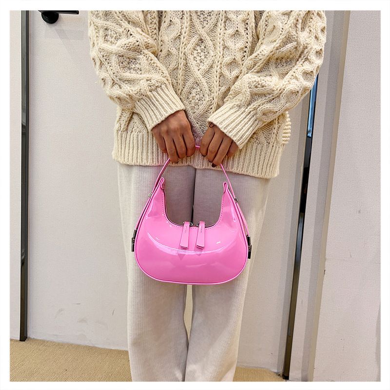 2024 New Handheld Crescent for Women's Summer Luxury, Versatile Underarm B, Fashionable and Casual Commuter Shoulder_voghion.com