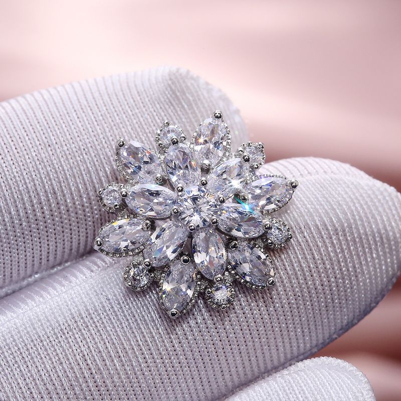 Cao Shis neue Luxus-Sonnenblumen-Doppel-Zirkon-Damenohrringe, modische Damen-Ohrringe aus Kupfer, Accessoires_voghion.com