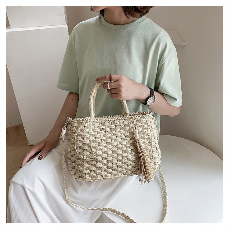 Borsa a tracolla da donna, in stile etnico, con cestino intrecciato, in paglia, estiva, con perle e nappa, per le vacanze_voghion.com