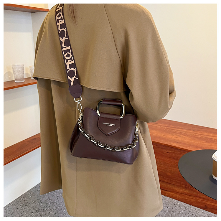 Borsa design femminile catena di nicchia 2023 nuova borsa a tracolla borsa messenger borsa a secchiello per tutti i fiammiferi di fascia alta_voghion.com