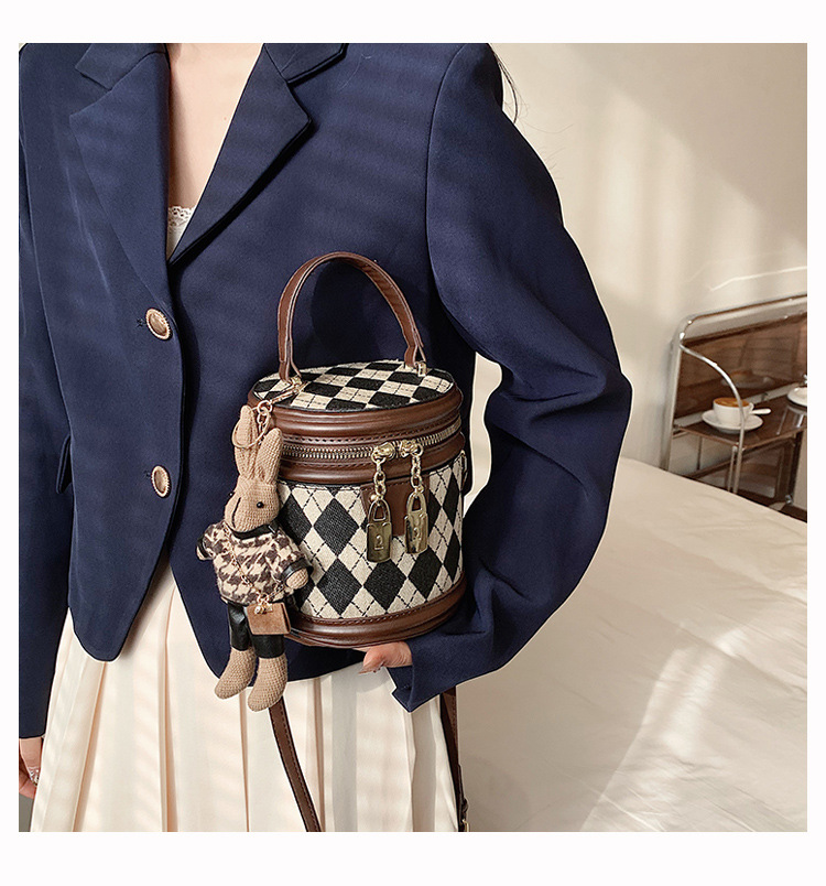 Borsa piccola popolare Borsa a tracolla portatile piccola folla di nuova moda 2023 da donna Borsa a secchiello portatile Texture Lingge_voghion.com