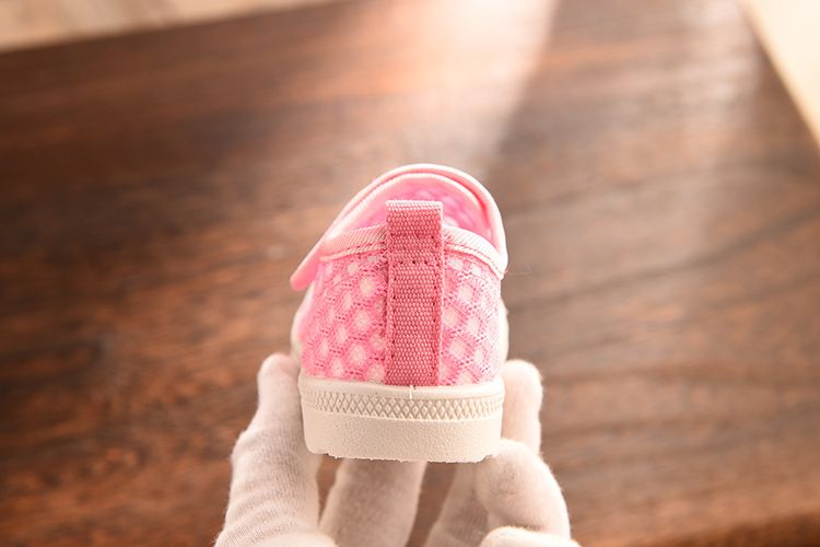 Scarpe da interno per bambini Nanlu in rete per ragazzi e ragazze, traspiranti casuali con velcro, in tinta unita e traforate_voghion.com