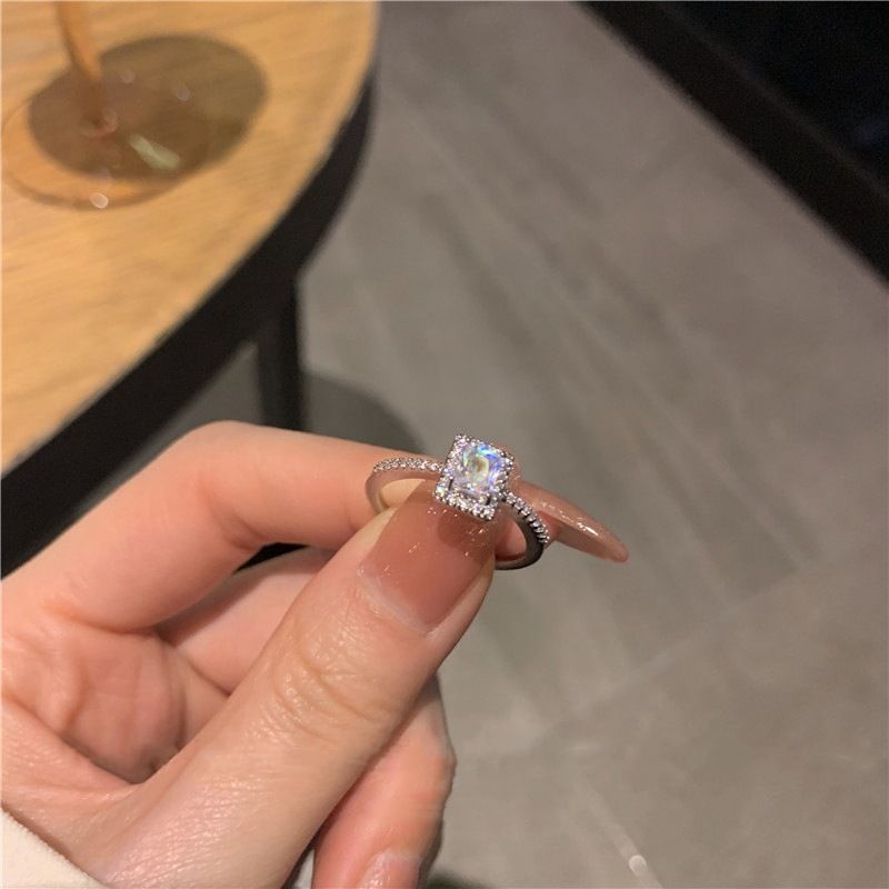 Moda Classico Moissanite Nozze Fidanzamento per le Donne 2024 Quadrato Fortunato Anello Personalità Anelli Ciondolo Gioielli_voghion.com