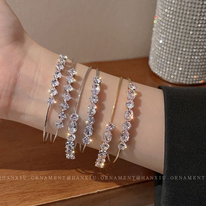Bracciale da donna elegante e versatile, con fiocco in zircone, aperto, alla moda e di nicchia._voghion.com