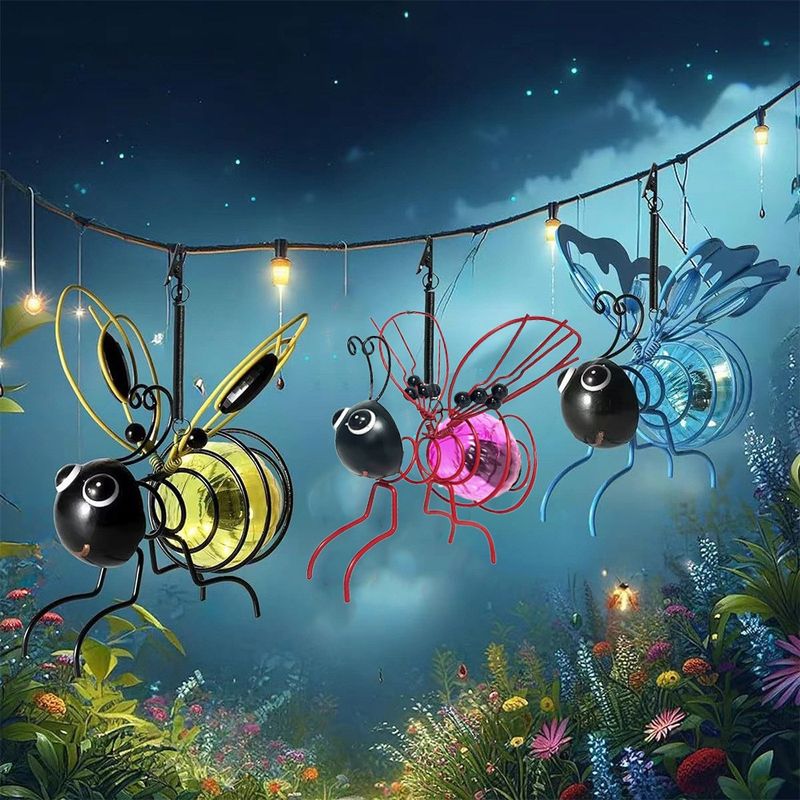 Decorazione da giardino a forma di farfalla e libellula sospesa ad energia solare - Ornamenti di insetti che brillano al buio per patio, cortile e feste all'aperto_voghion.com