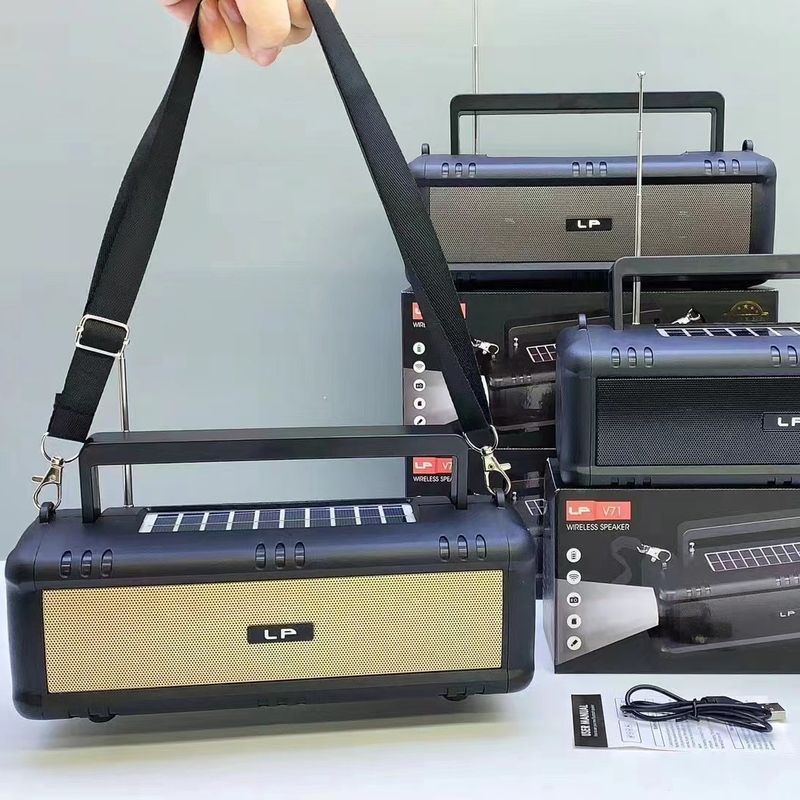 New LP-V71 Wireless Bluetooth Outdoor Portable Solar FM Radio Flashlight Strap Speaker_voghion.com