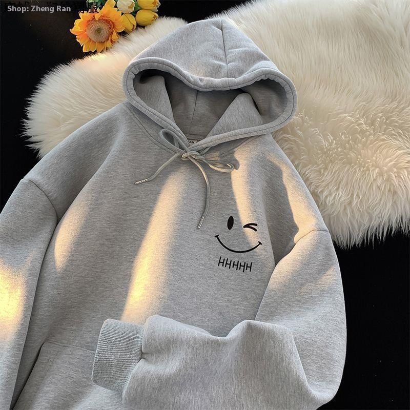 Herbst und Winter 2024 Neuer samtverdickter Kapuzenpullover Herrenbekleidung Langarm Trendy Brand Smiling Face Printed Coat 12_voghion.com