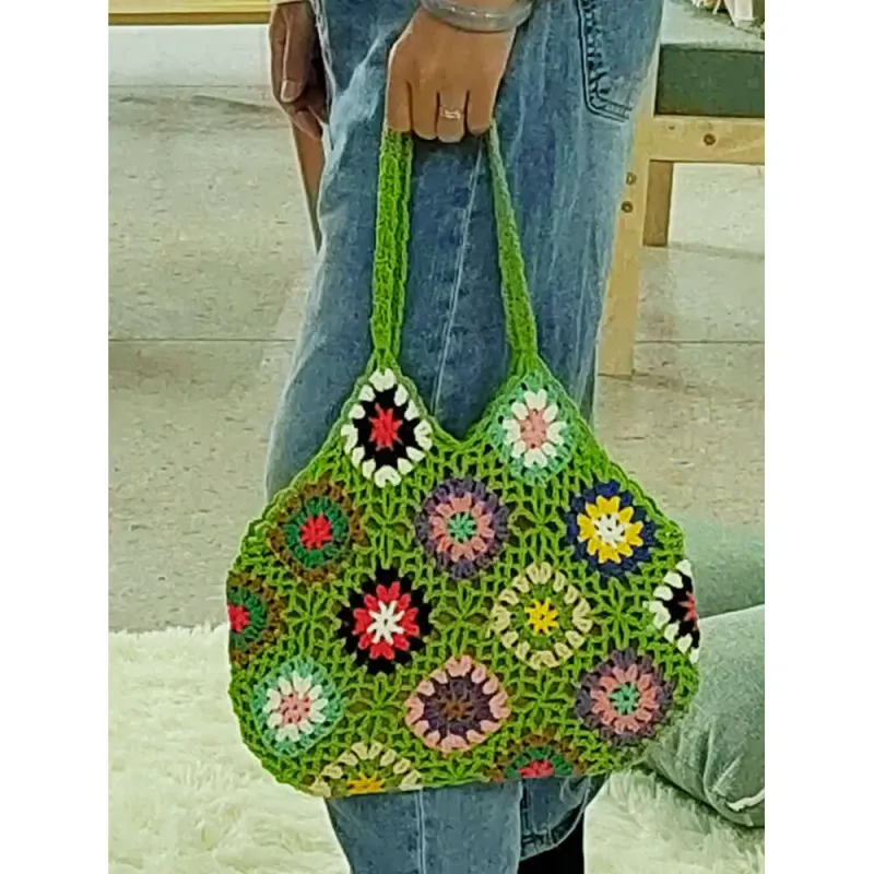 Borsa a tracolla patchwork multicolore realizzata a mano all'uncinetto da designer - Artigianato di ispirazione etnica_voghion.com