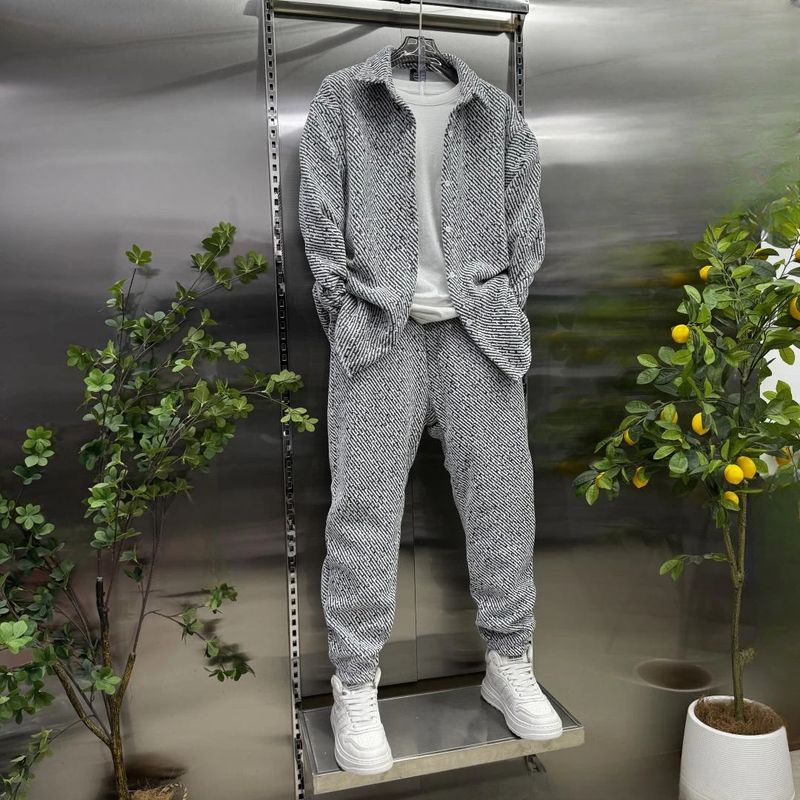 Completo da uomo casual primaverile con camicia e pantaloni, comodo e ampio, camicia a maniche lunghe e pantaloni, elegante completo coordinato (nero/bianco grigio, taglie dalla M alla 3XL)_voghion.com