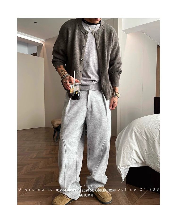 Cleanfit Schwarze, konisch zulaufende Jogginghose für Herren – Hochwertige, lässige Jogginghose aus Polyester mit verstellbarem Kordelzug in der Taille und geradem Saum_voghion.com