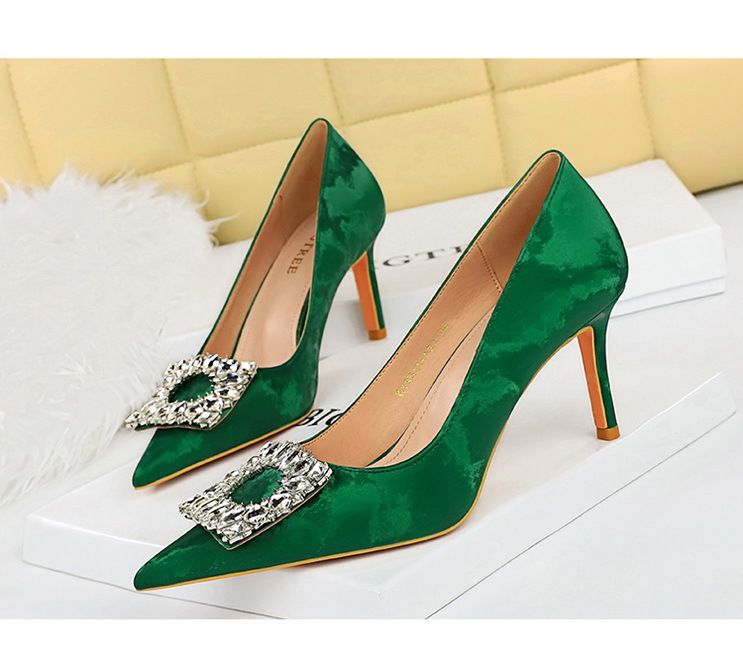 18249-A5 Style Banquet Slim Fit Women' With Thin High Heel, Shallow Mouth, Pointed Metal Rhinetone Button Single_voghion.com
