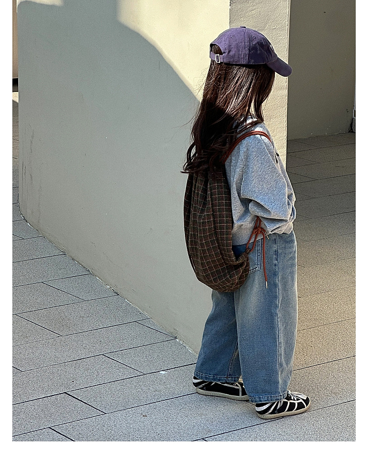 2024 Abbigliamento primaverile per ragazze Nuova lettera maglione Edizione coreana Stile occidentale Casual a maniche lunghe Moda Versatile per bambini_voghion.com