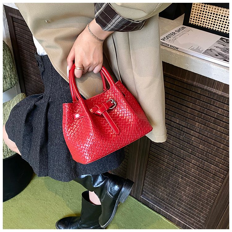 Borsa a mano con motivo intrecciato di alta qualità per donna, piccola borsa tote dal design di nicchia, nuova borsa a tracolla versatile alla moda 2025_voghion.com