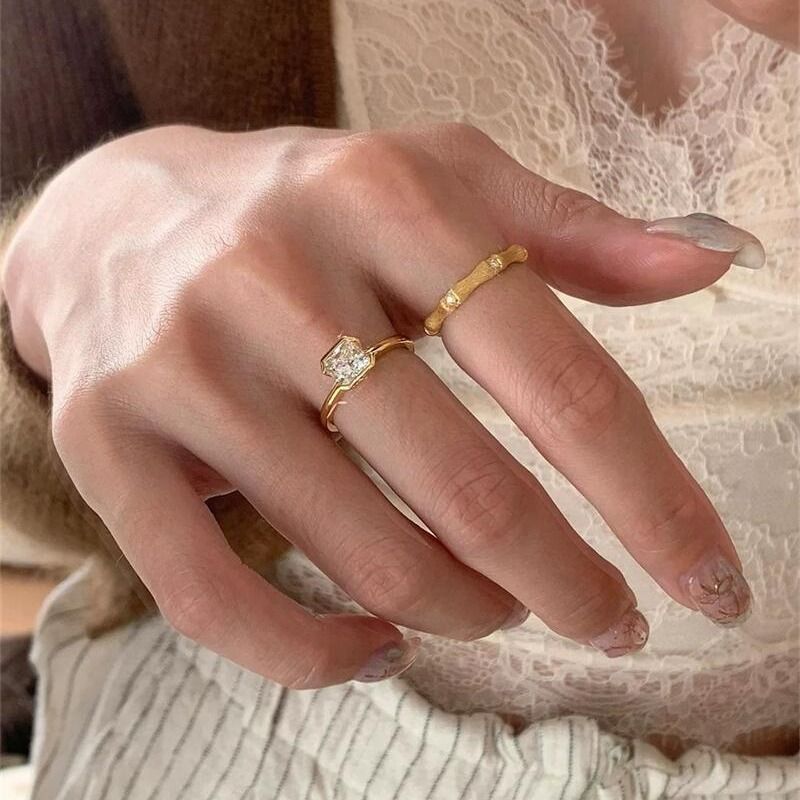 Vintage Style High-Rise Pigeon Egg Moissanite Stackable Joint Point Diamond Brushed Craft Bamboo Ring For Women_voghion.com