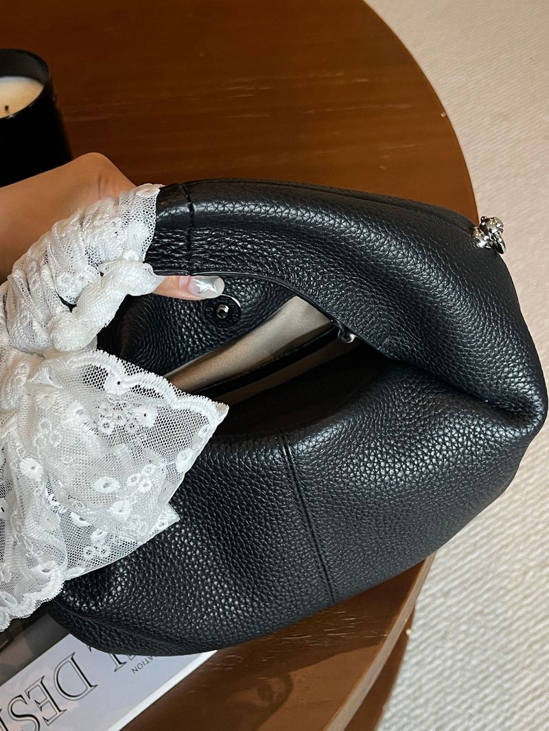 Borsa a mano di nicchia 2025 Nuova borsa a tracolla multifunzionale da donna in stile dolce con motivo a nuvola in pelle di mucca a strati_voghion.com