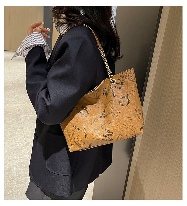 Women's Bags Commuter Handbag Shoulder Bag Retro Fashion Casual Bag Female Trend Spring New Large Capacity Tote Bag_voghion.com