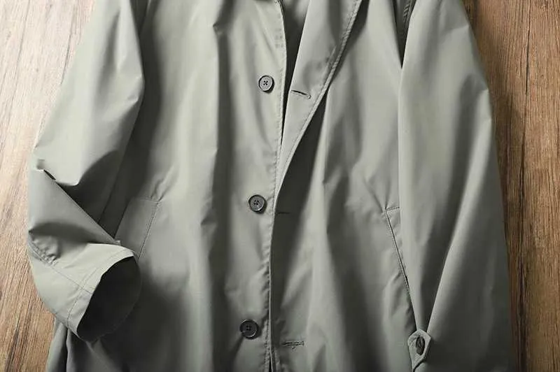 Cappotti Abbigliamento uomo Primavera 2022 Nuovo trench da uomo di media lunghezza monopetto in tessuto tecnico impermeabile e resistente agli strappi_voghion.com