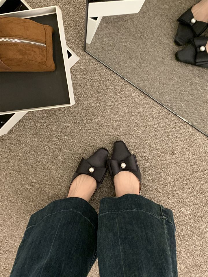Hausschuhe mit quadratischem Kopf und flacher Zehenpartie für die Sommersaison 2025, neue Seide, Satin, Perle, vielseitig, schön, cool und_voghion.com