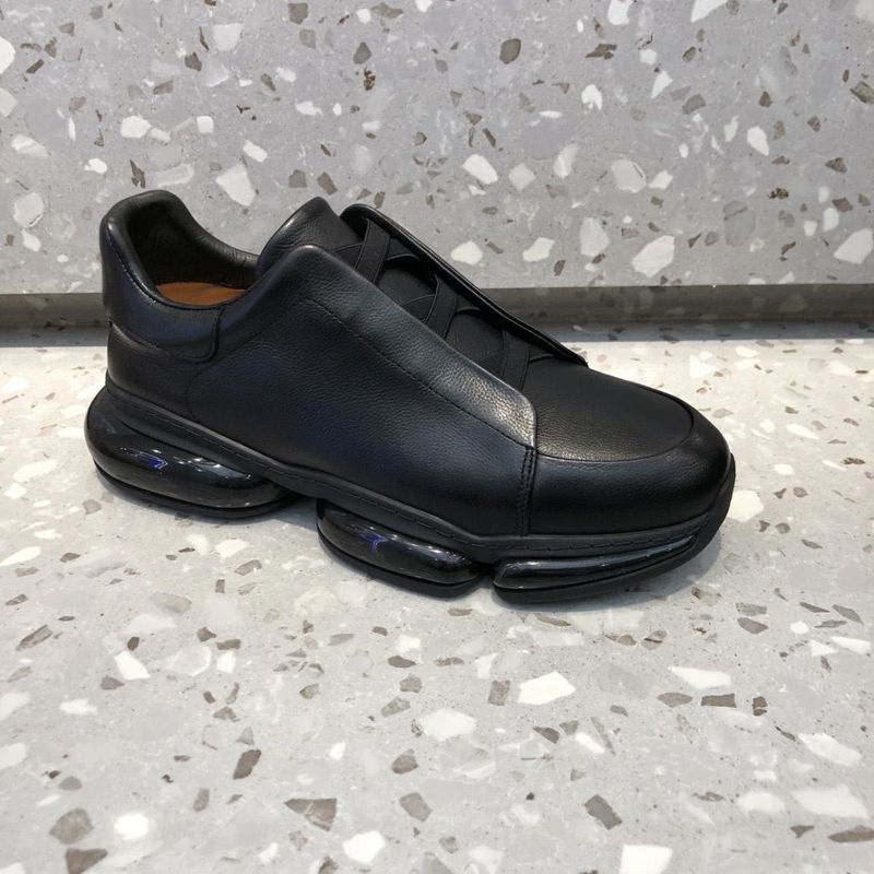 2025 Black Thick Soled Casual Pointed Trendy Men's High-end One Foot Lazy Shoes_voghion.com