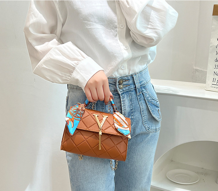 2024 New Single Shoulder Crossbody Small Square Bag Versatile Diamond Grid Embossed Scarf Women's Bag_voghion.com
