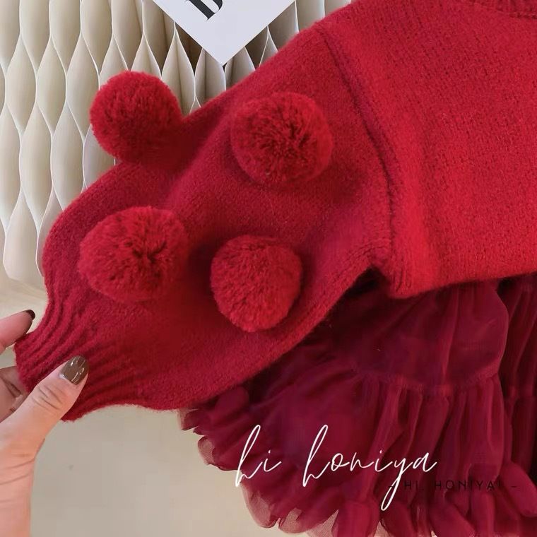 Pull tricoté rouge pour filles de style coréen, nouveau pull fait à la main avec boules, vêtements d'extérieur pour enfants, printemps 2024_voghion.com
