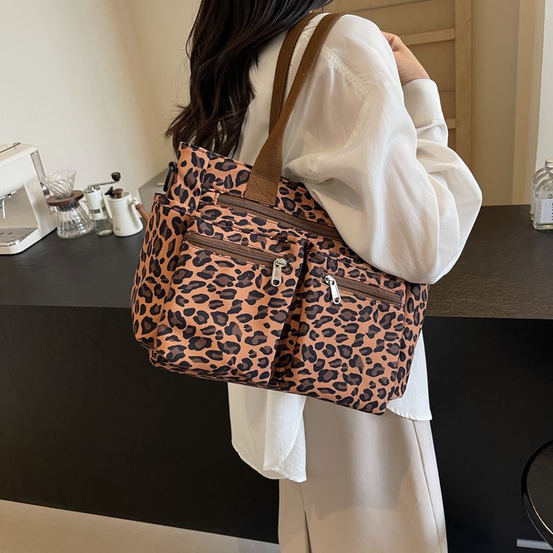 Large Capacity Leopard Print Tote For Women New Versatile Shoulder Crossbody Bag Mommy Handbag_voghion.com