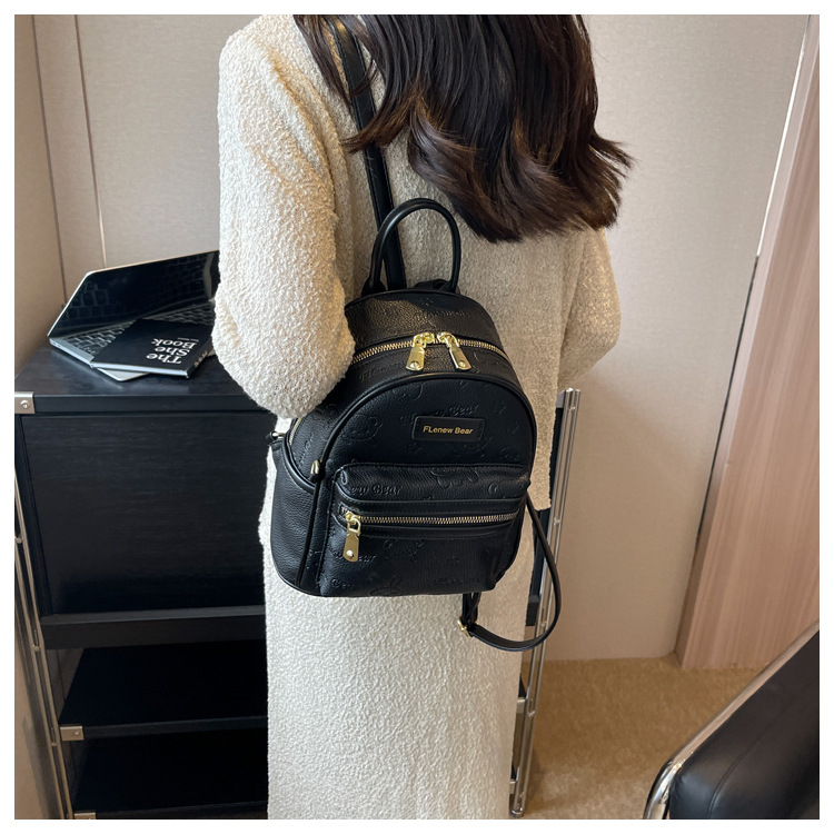 Bolso pequeño con sensación de gama alta 2023, nueva mochila de diseño de nicho para el ocio de las mujeres y mochila versátil para mochila de viaje_voghion.com